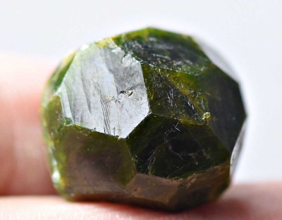 Envie d'une pierre verte, pensez au Grenat Tsavorite ! – Les